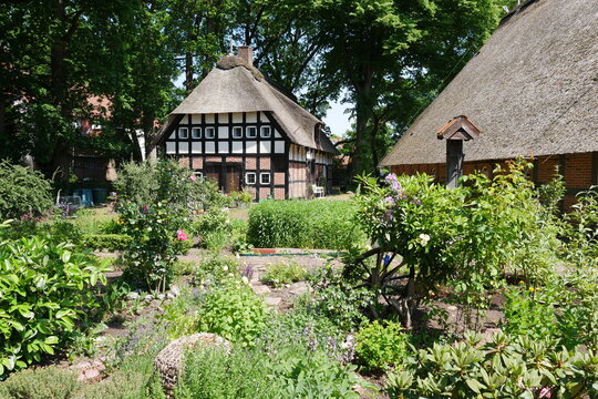 Bauerngarten Heimathaus Irmintraut