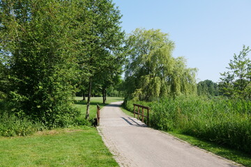 Weg und Garten im Natur- und Erlebnispark Bremervörde