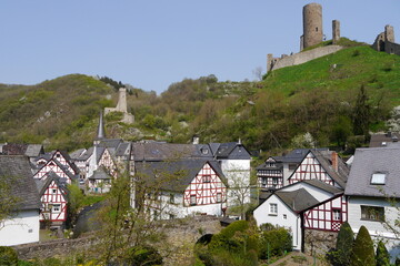 Blick auf Monreal in der Eifel