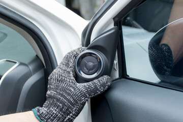 Auto mechanic Install car audio speaker, Car maintenance service.
