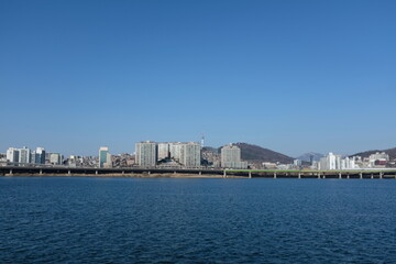 Obraz premium Seoul skyline from han river