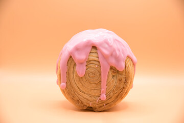 Un new york roll glaseado casero rosa