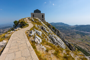 Fototapeta na wymiar Njego-Mausoleum auf dem Jezerski Vrh, Montenegro