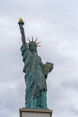 Fototapeta premium Freiheitsstatue in Paris