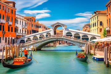 Papier Peint photo Pont du Rialto Venice Italy travel destination. Tour tourism exploring.