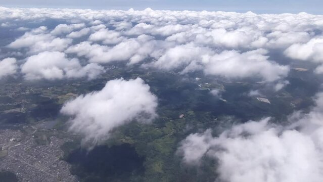千葉県上空を飛ぶ飛行機から撮影した雲海の映像
