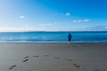 Mujer en playa