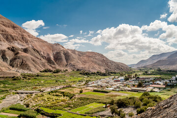 Vista al poblado de Camiña en la región de Tarapacá, Chile