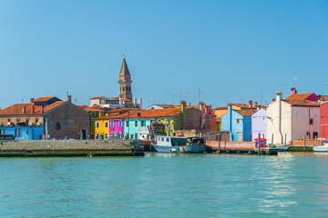 Fototapeta na wymiar View of the colorful Venetian houses at the Islands of Burano in Venice