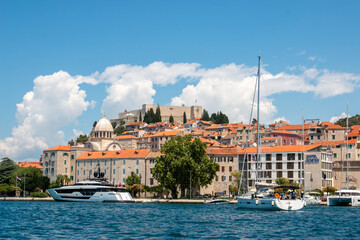 Obraz premium Old town Šibenik with St. Michael's Fortress (Tvrđava sv. Mihovila) in the state of Šibenik-Knin Croatia
