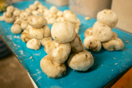 The chu&ntilde;o is simply dehydrated potato in order to extend its useful life. Chu&ntilde;o means wrinkled in the Quechua language.