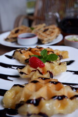pancakes with berries