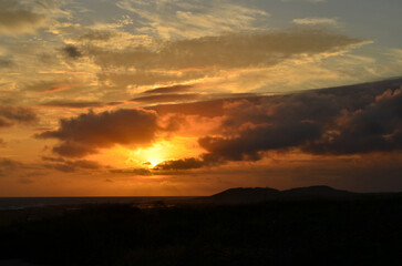 Fototapeta na wymiar Golden Sunset Over the Coast in Aruba