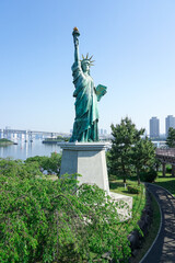 お台場海浜公園展望デッキから台場の女神こと自由の女神像