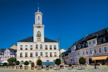 Schneeberg, Deutschland - Marktplatz mit altem Rathaus