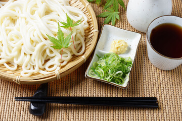 ざるうどん　和食