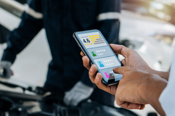 Men customer rate service experiences on online applications.Customer reviews and assessments of...