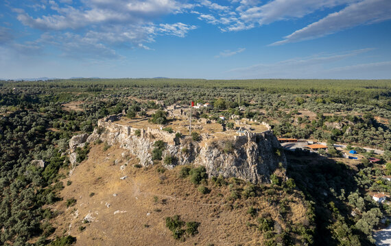 The Castle of Becin, Milas