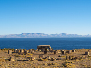 Costa y muelle en la Isla del Sol en La Paz, Bolivia
