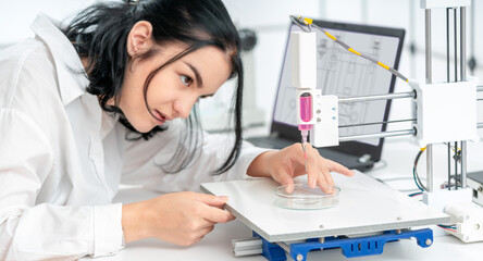 girl student in the laboratory of 3D bioprinting