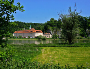 Fototapeta na wymiar Kloster Weltenburg bei Kelheim, Niederbayern, Deutschland