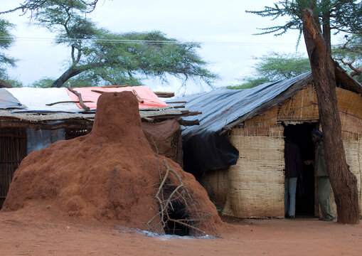Oven Made Out Of A Termite Mount, Yabello, Omo Valley, Ethiopia.