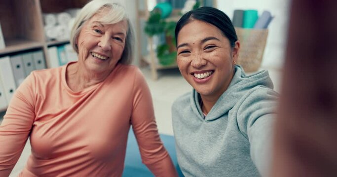 Physiotherapist, selfie video or happy senior woman in physical therapy after mobility rehabilitation. Elderly patient, physiotherapy or mature lady smiling for picture, vlog or photo on social media
