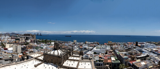 Fototapeta na wymiar Panoramic view of the historic center of the city of Las Palmas , from the top of the cathedral, Las Palmas de Gran Canaria, Spain