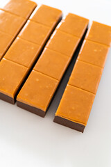 Caramel fudge