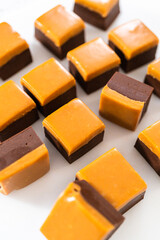 Caramel fudge