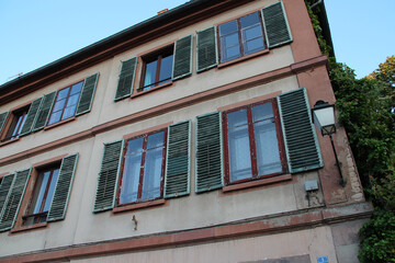 old flat building (?) at the 