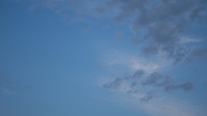 Grau übernimmt den Himmel