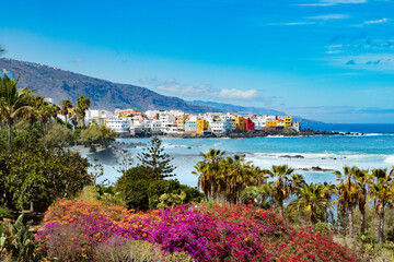 Islas Canarias.Playas de España. Paisaje de playa del pueblo Puerto de la cruz.