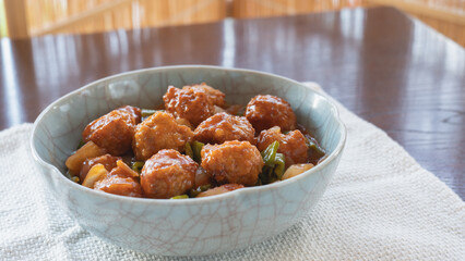 和風の肉団子の甘酢あんかけ　イメージ｜肉団子・玉ねぎ・ピーマン