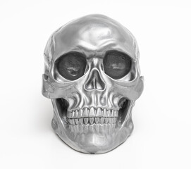 Silberner Totenkopf