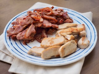 닭가슴살 구이와 오리 훈제구이