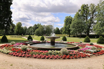 Blick in den Schlosspark im Zentrum von Stadthagen in Niedersachsen