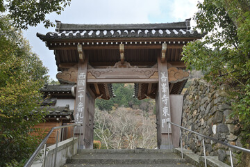 Obraz premium 善峯寺の東門