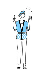 スマホのセキュリティ対策をする夏祭りの法被を着た女性