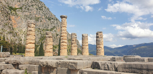 Temple d'Apollon au sanctuaire de Delphes en Grèce (Europe)	