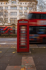 Fototapeta na wymiar Cabina telefonica a Londra