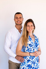 Naklejka premium Happy couple over white background.