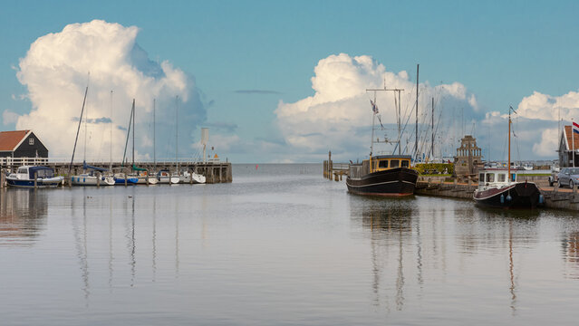 Hafeneinfahrt zum Yachthafen von Hindeloopen, Niederlande