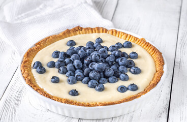 Pie with fresh blueberries