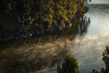 Lago en el bosque