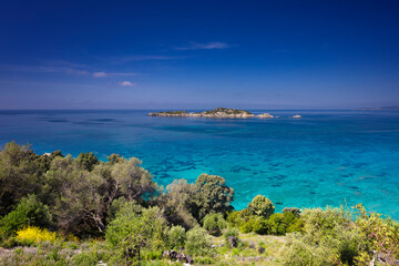 Krajobraz morski w Arillas, letni urlop i relaks na plaży, Korfu, Grecja	