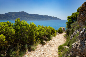 Krajobraz morski, relaks i wypoczynek na plaży Porto Timoni, Korfu, Grecja	