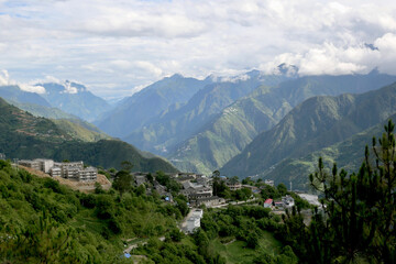 Fototapeta na wymiar Northwest of Yunnan is home to mountainous landscapes.