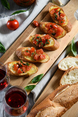 トマトとバジルのブルスケッタ