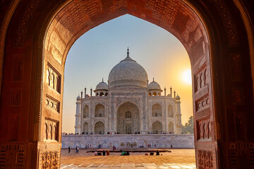 Fototapeta na wymiar Famous Taj Mahal, Agra, India